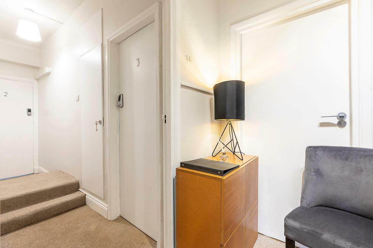 Grand Swiss Cottage Apartment London Exterior photo