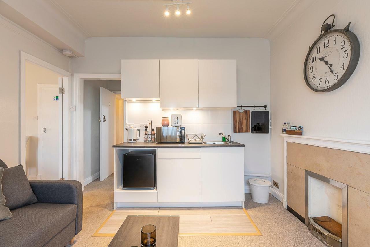 Grand Swiss Cottage Apartment London Exterior photo